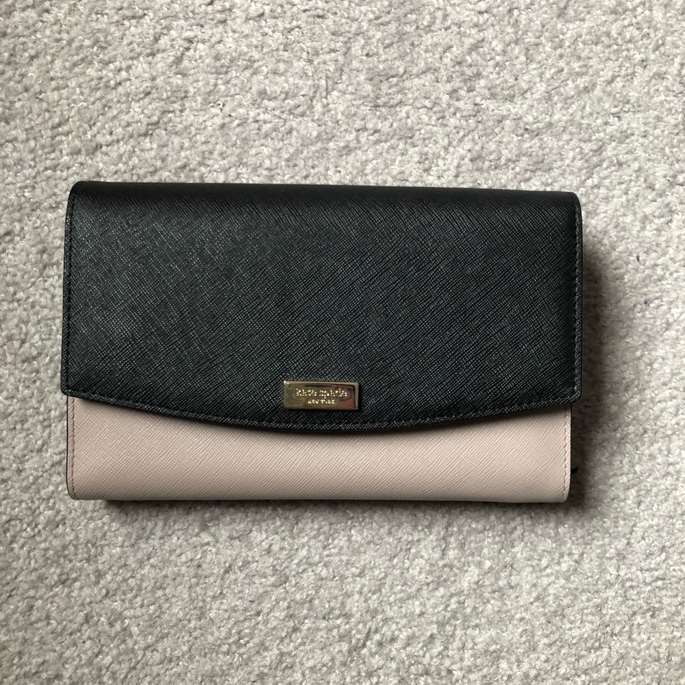 NWOT Kate Spade black/beige trifold wallet